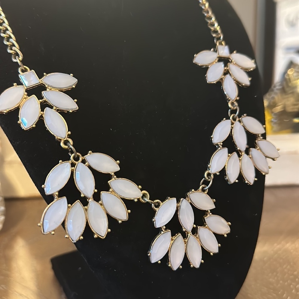 White flower pedal necklace - bought at Nordstrom rack - Picture 2 of 4